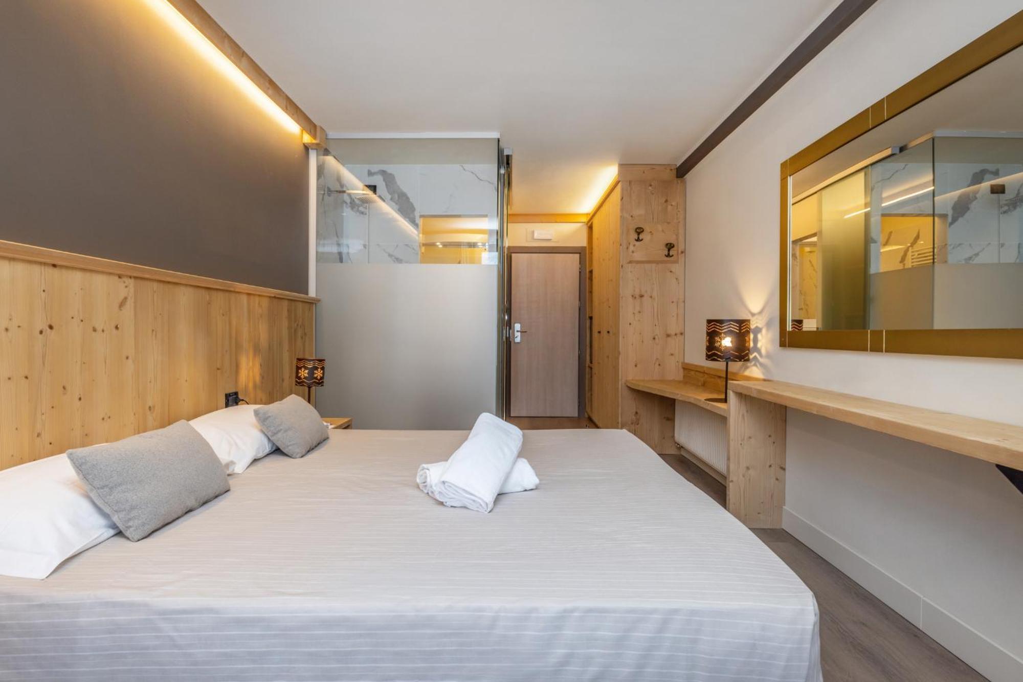 Hotel Piandineve Passo del Tonale Eksteriør bilde