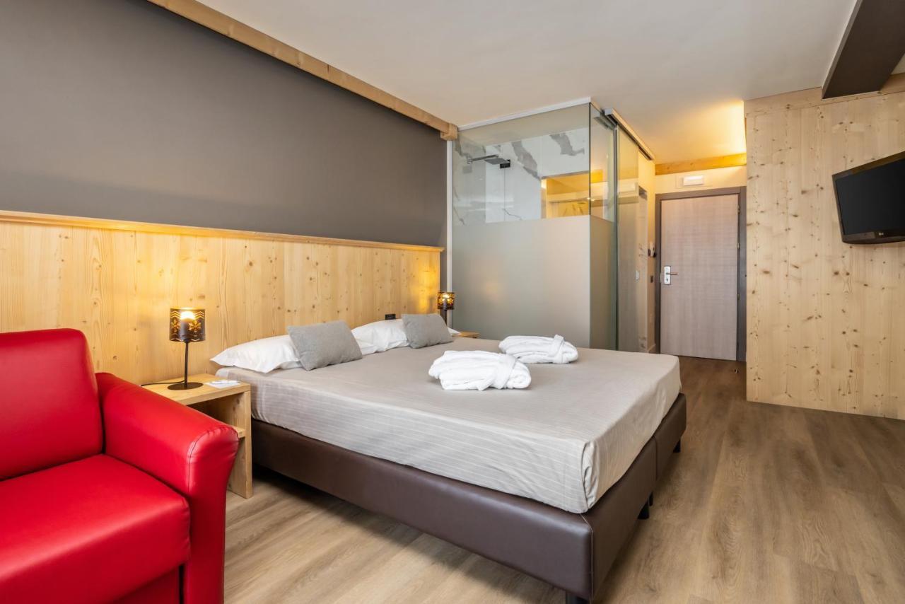 Hotel Piandineve Passo del Tonale Eksteriør bilde