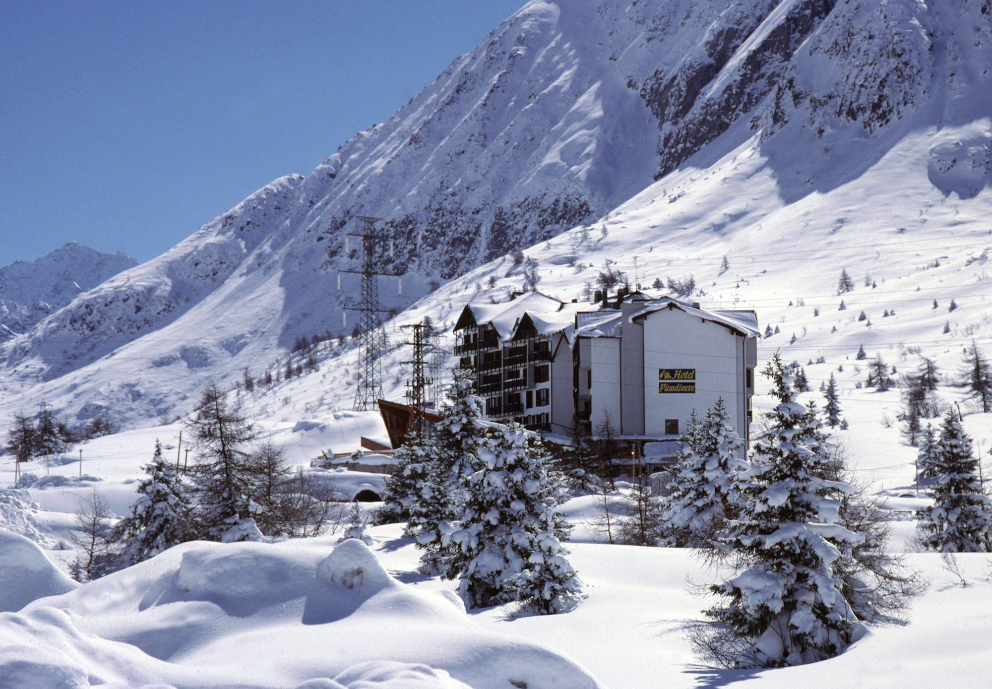 Hotel Piandineve Passo del Tonale Eksteriør bilde