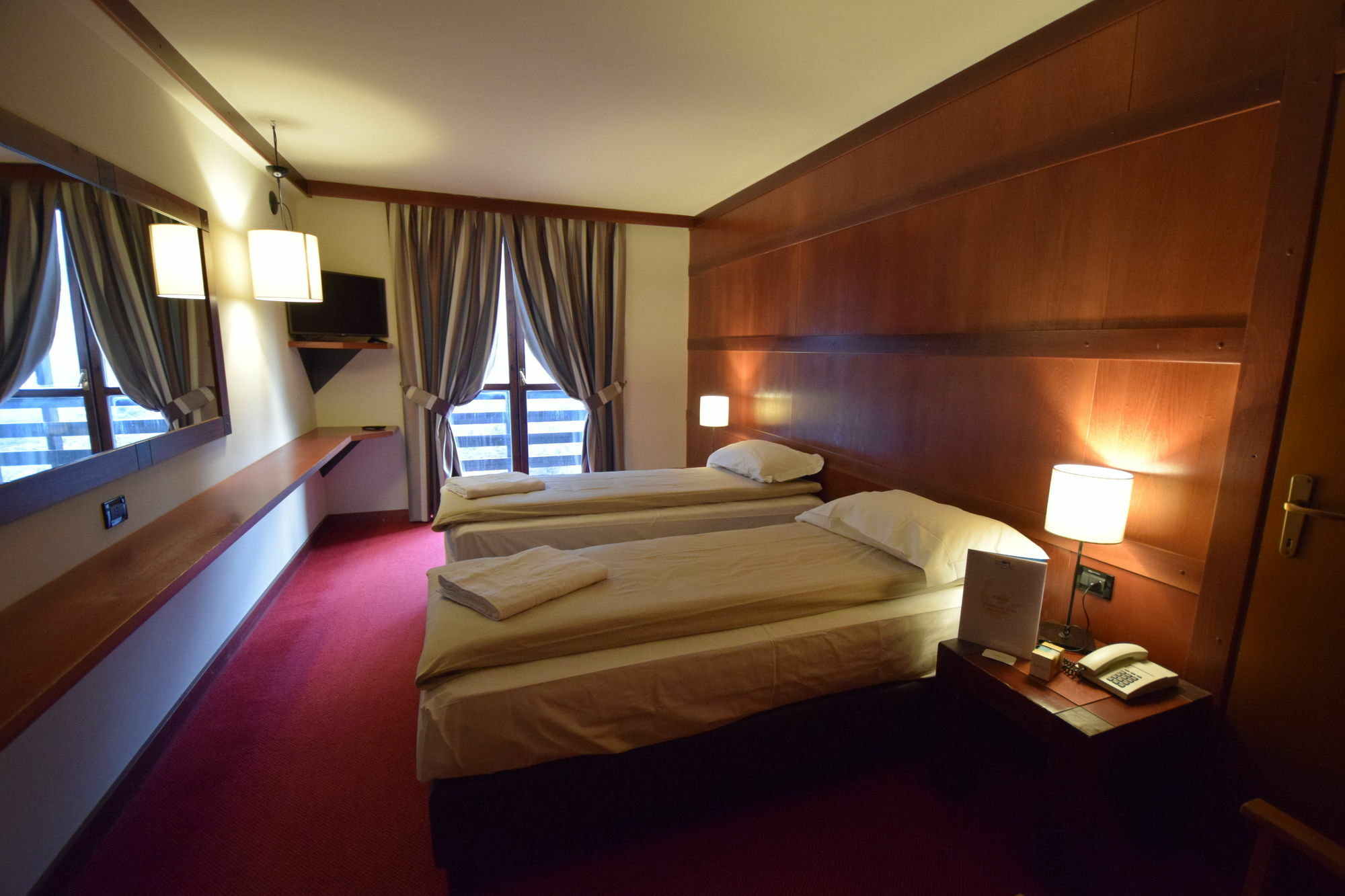 Hotel Piandineve Passo del Tonale Eksteriør bilde