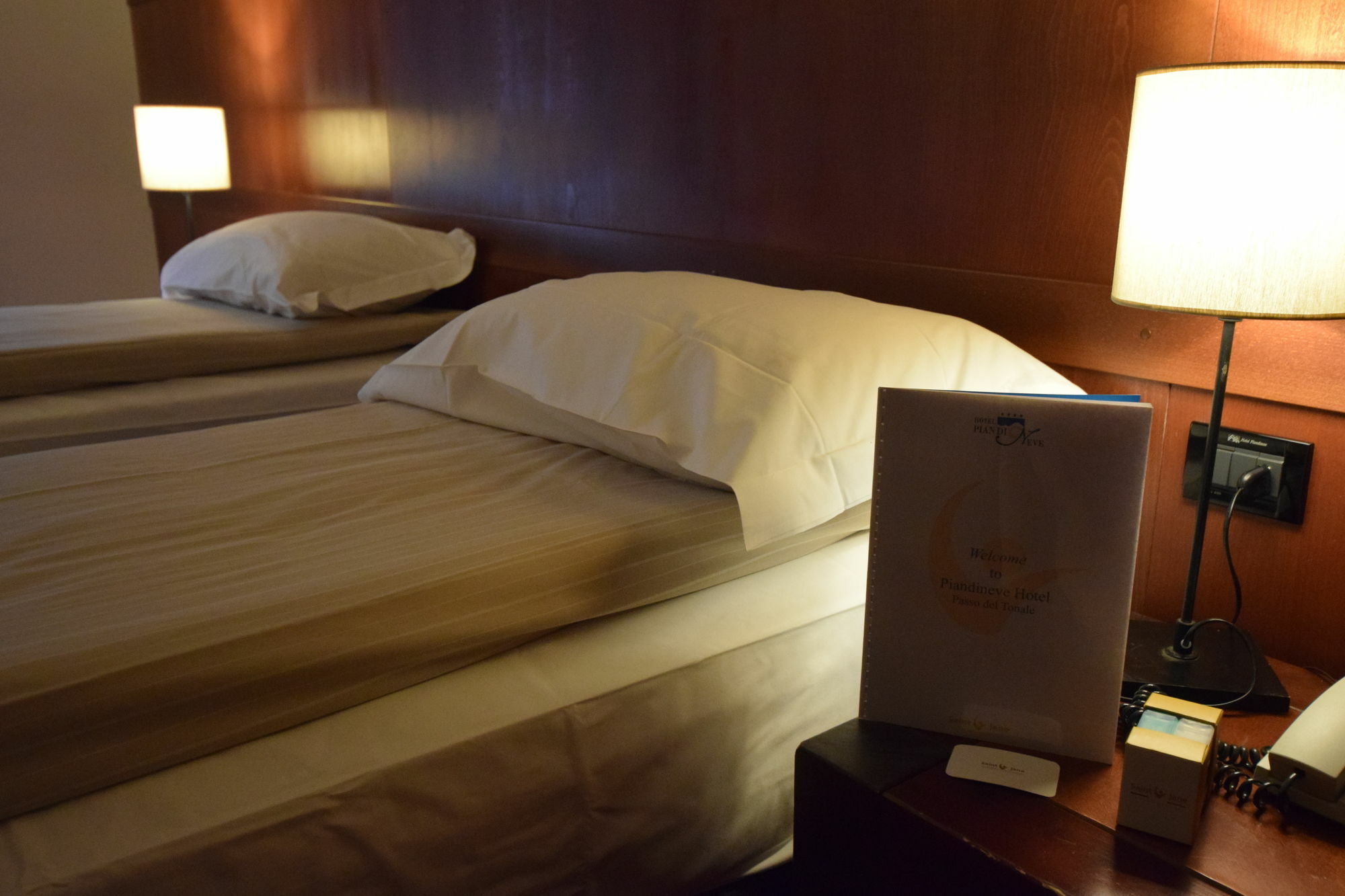 Hotel Piandineve Passo del Tonale Eksteriør bilde